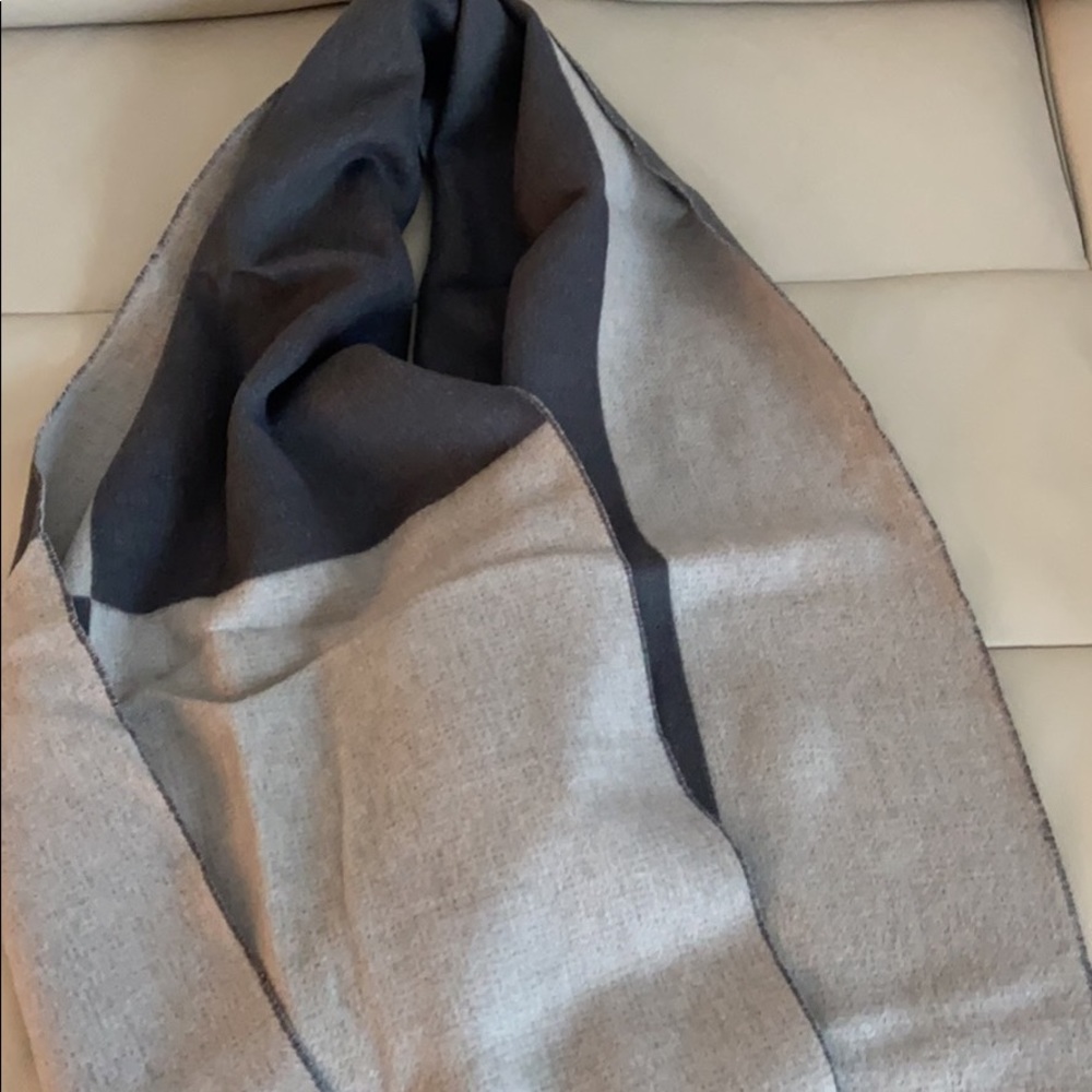 Club Monaco scarf